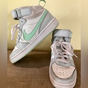Youth Size 6 Nike Court Borough 2 Mid Mint Green & White